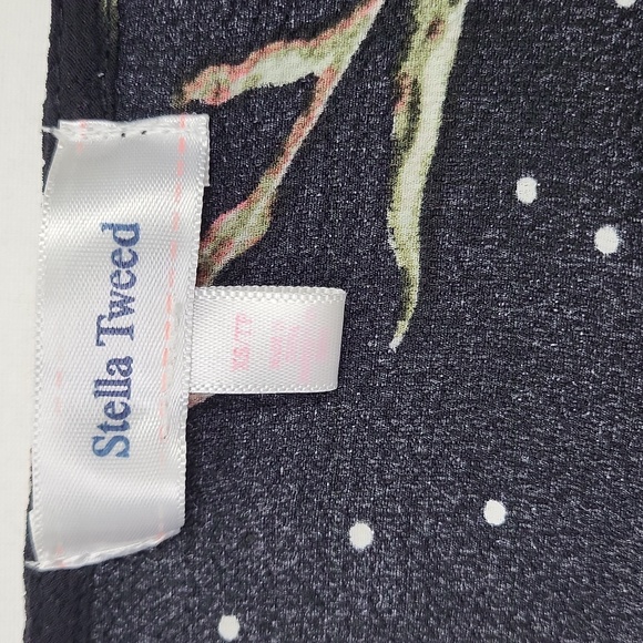 Stella Tweed Short Sleeve Black Dress Red/White Flowers Zipper Neckline Size XS - Picture 3 of 7